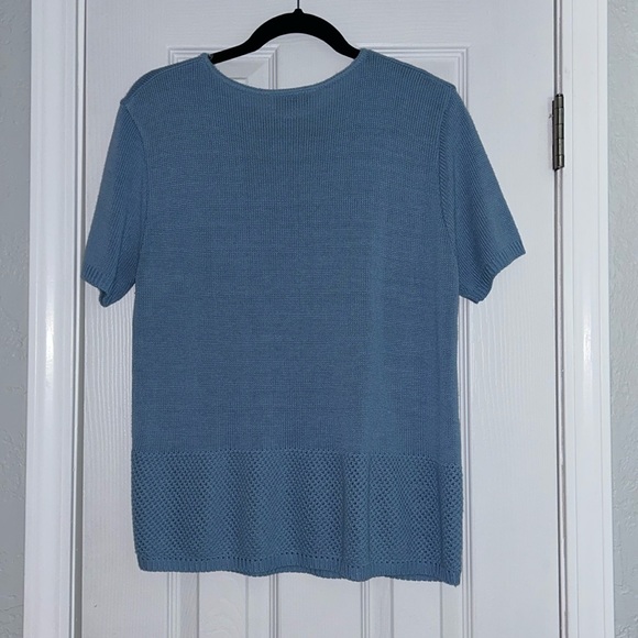 Two Twenty blue sweater-like blue short sleeve shirt - Picture 2 of 3